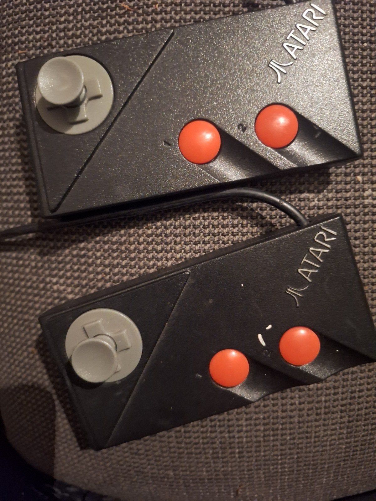 Twee Atari 2600/7800 controllers, Ophalen of Verzenden, Gebruikt, Met 2 controllers, Atari 2600