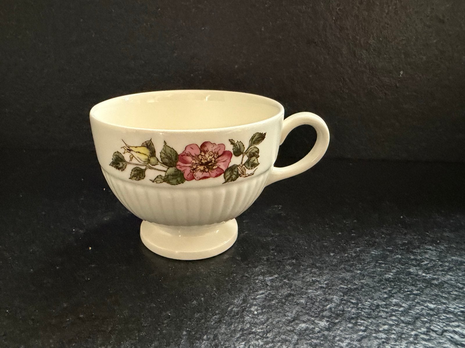 Wedgwood Etruria & Barlaston "Briar Rose" kopje, Ophalen of Verzenden