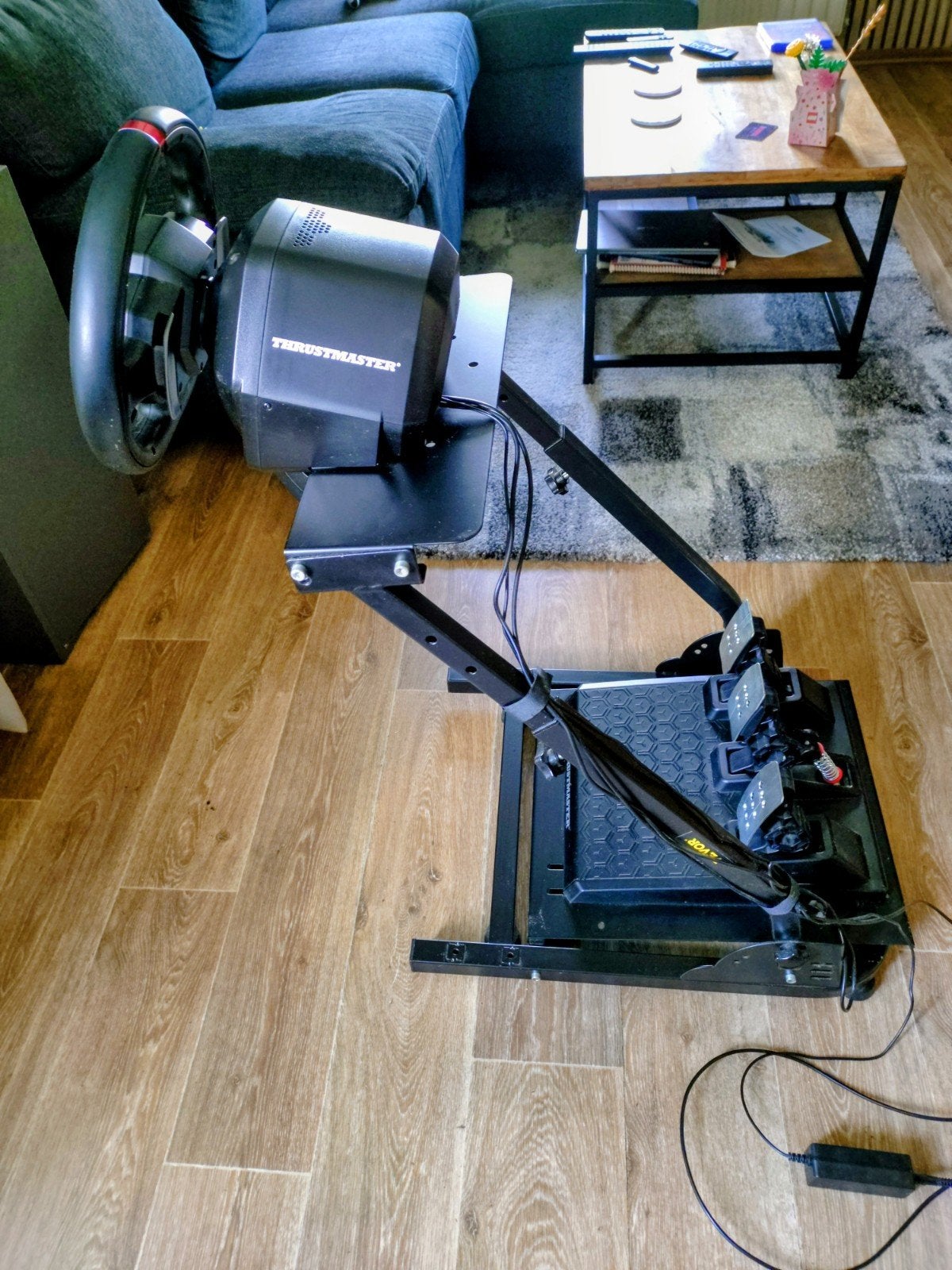 Thrustmaster T248 racestuur met pedalen en Play opstelling., Ophalen of Verzenden, Overige merken, Zo goed als nieuw