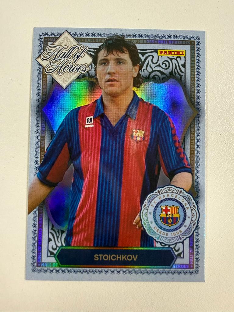 Stoichkov Hall of Heroes Panini Club FC Barcelona 2025-26, Ophalen of Verzenden, Nieuw, Buitenlandse clubs, Poster, Plaatje of Sticker