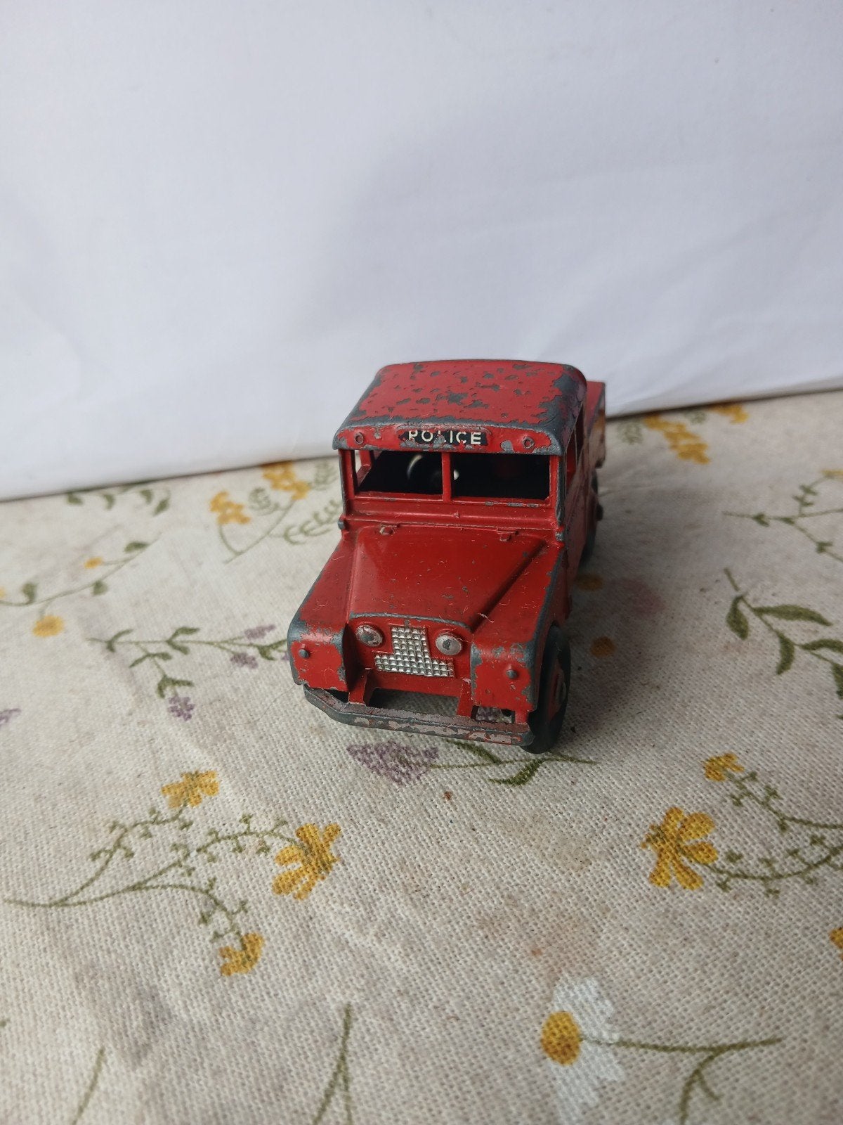 Landrover Tunnel police.  Dinky toys, Ophalen of Verzenden, Auto, Dinky Toys