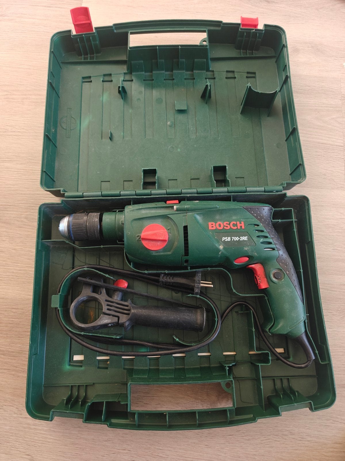 Bosch Klopboormachine 700W in koffer, Ophalen of Verzenden, Zo goed als nieuw, Boormachine