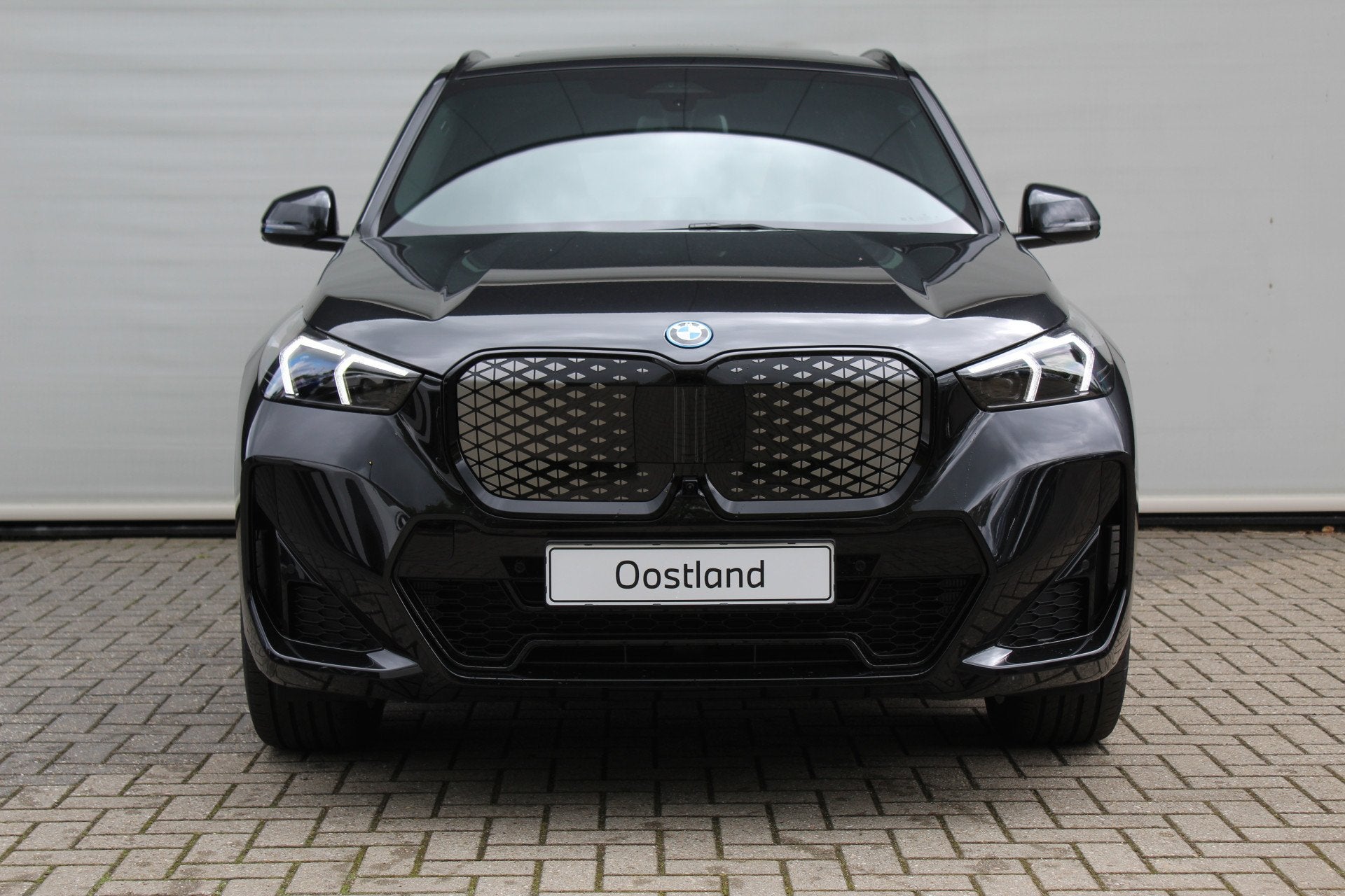 BMW iX1 eDrive20 M Sport / Panoramadak / Trekhaak / Sportsto, Zwart, Zwart, Nieuw, SUV of Terreinwagen