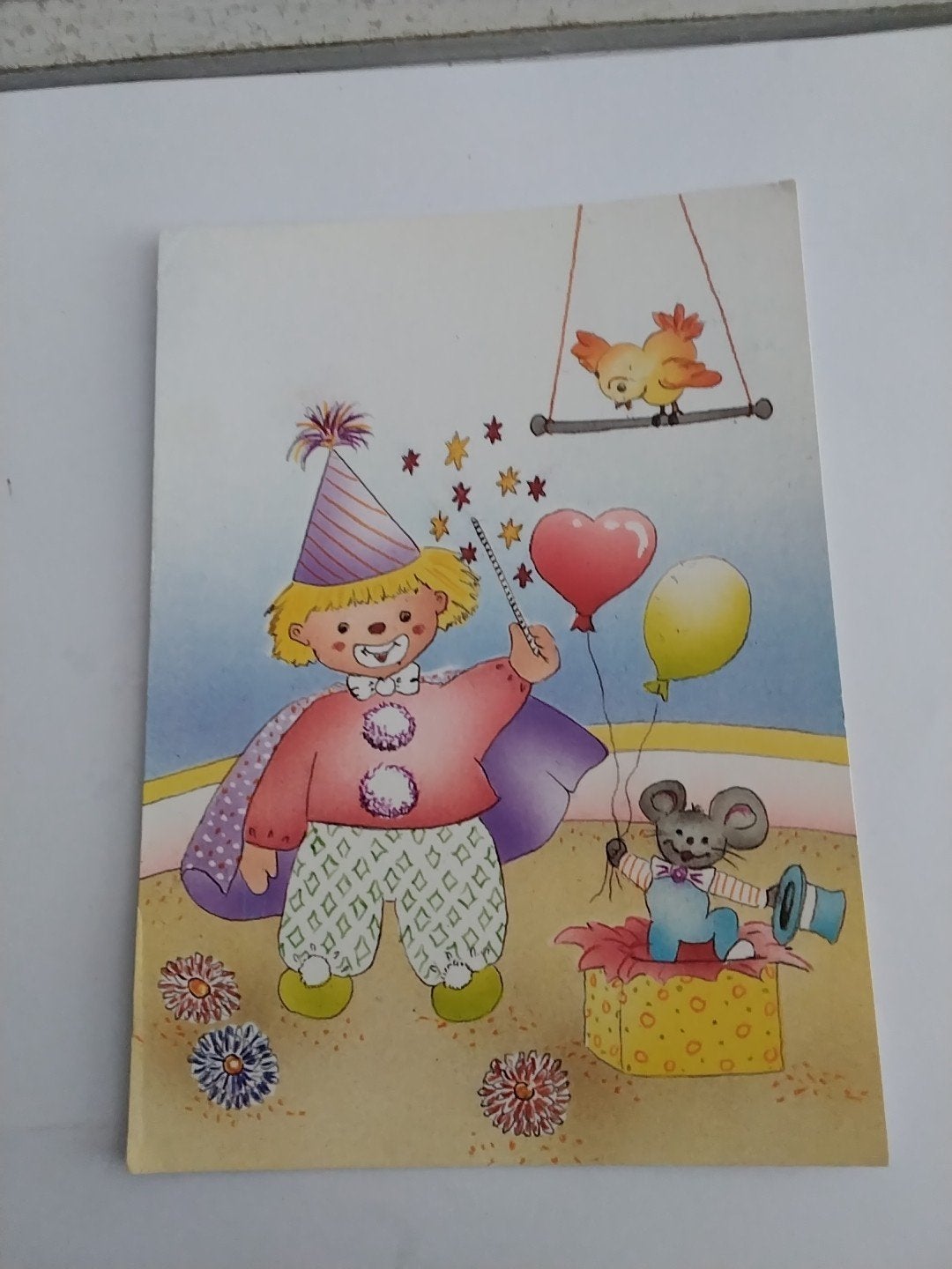 Vintage Ansichtkaart: Clown met Ballonnen en Muis, Ophalen of Verzenden, 1980 tot heden, Gelopen, Zuid-Holland