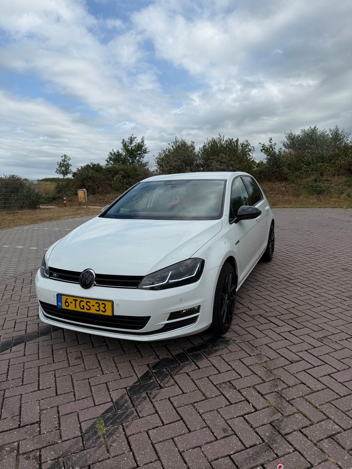 Volkswagen Golf 1.2 TSI schakel 77KW 5D 2014 Wit, Auto's, Voorwielaandrijving, 4 cilinders, 610 kg, Origineel Nederlands
