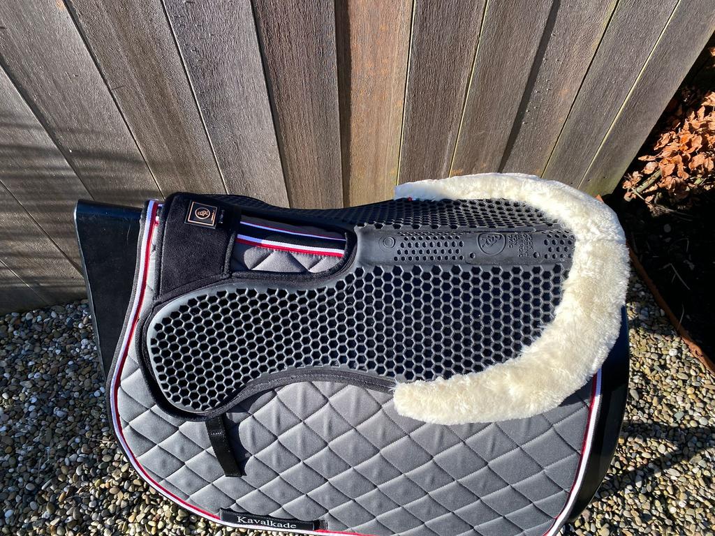 BR Soft Gel zadelpad met uitsparing en ECO-wol, Van Heemstraweg 25, BR, Ophalen of Verzenden, Zo goed als nieuw
