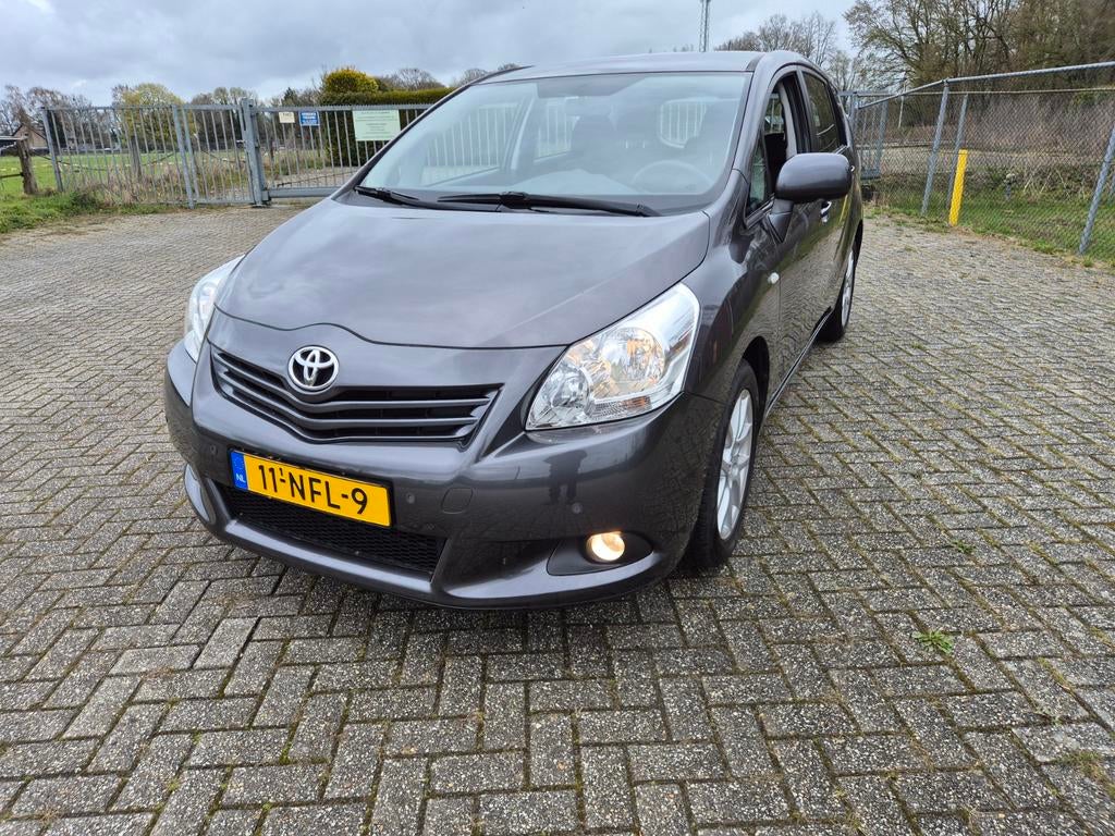 Toyota Verso 1.8 Vvti 5P 2010 Grijs, Voorwielaandrijving, Zwart, 4 cilinders, 75 €/maand