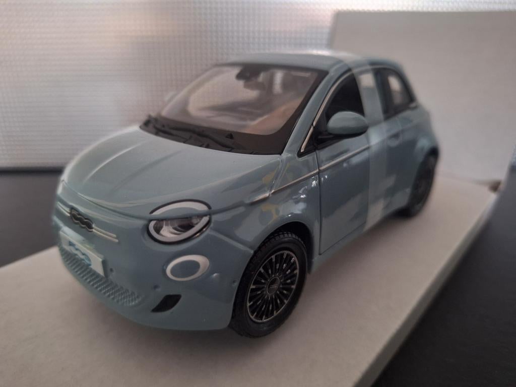 Fiat 500E Schaal 1:24, Auto, Burago, Burago, Nieuw
