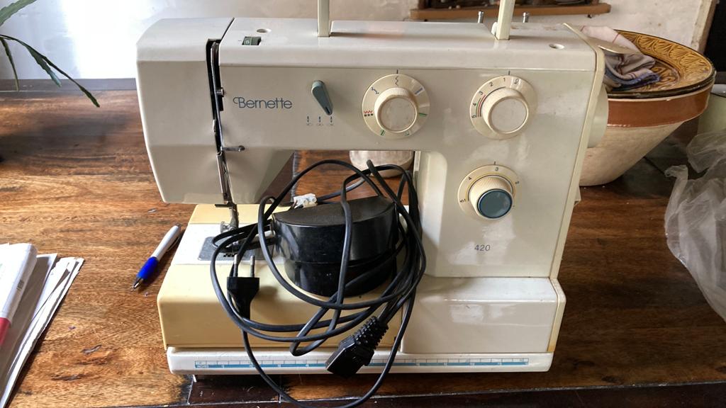 Bernette 420 naaimachine. Defect, Hobby en Vrije tijd, Naaimachines en Toebehoren, Ophalen of Verzenden