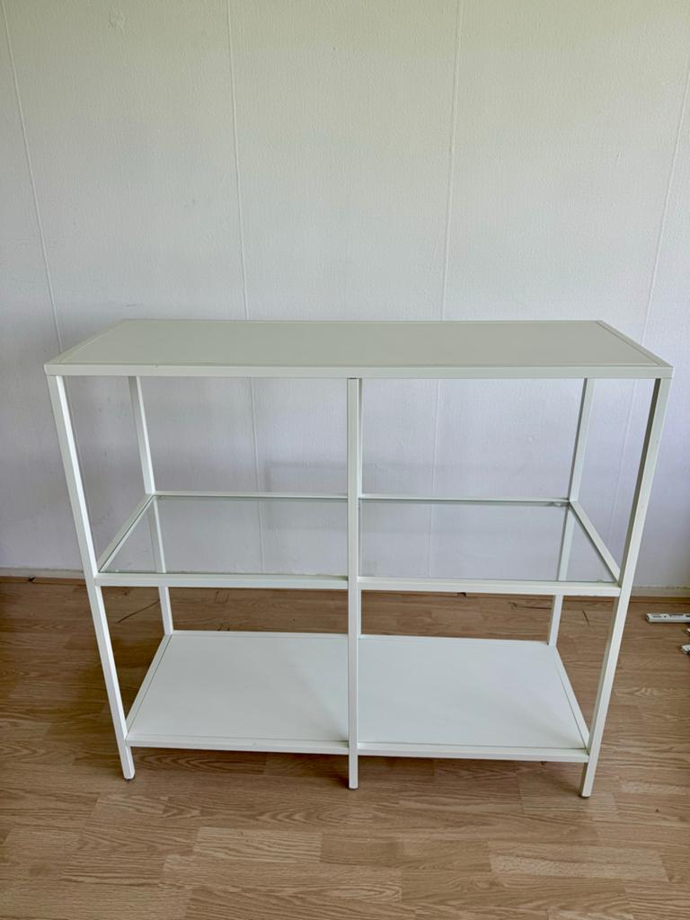 Wit metalen stellingkast (IKEA Vittsjö), Met plank(en), Gebruikt, Glas, Minder dan 100 cm
