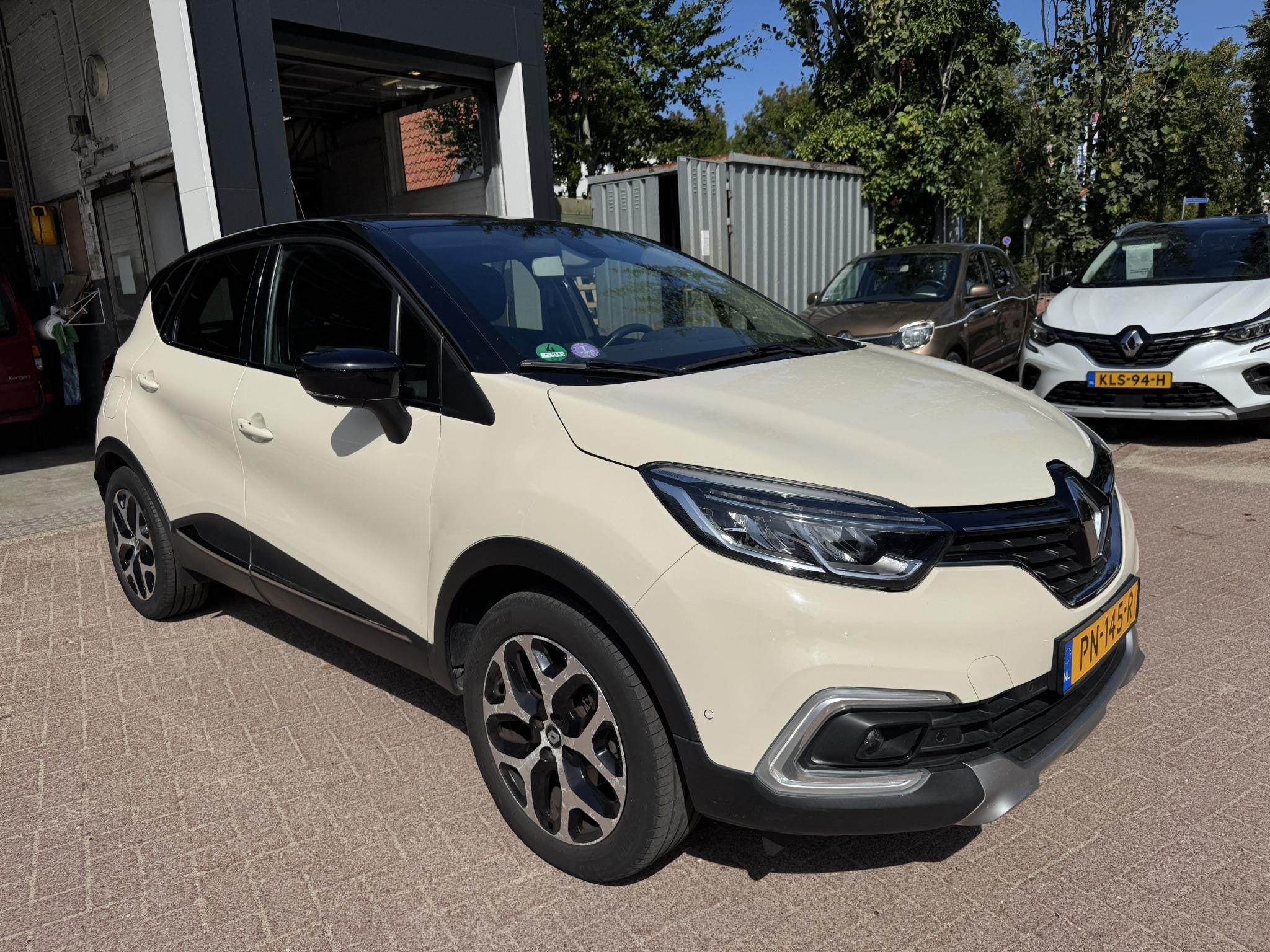 Renault Captur 1.2 TCe 120pk Intens+Camera+Trekhaak!, Auto's, Voorwielaandrijving, Stof, Gebruikt, Euro 6