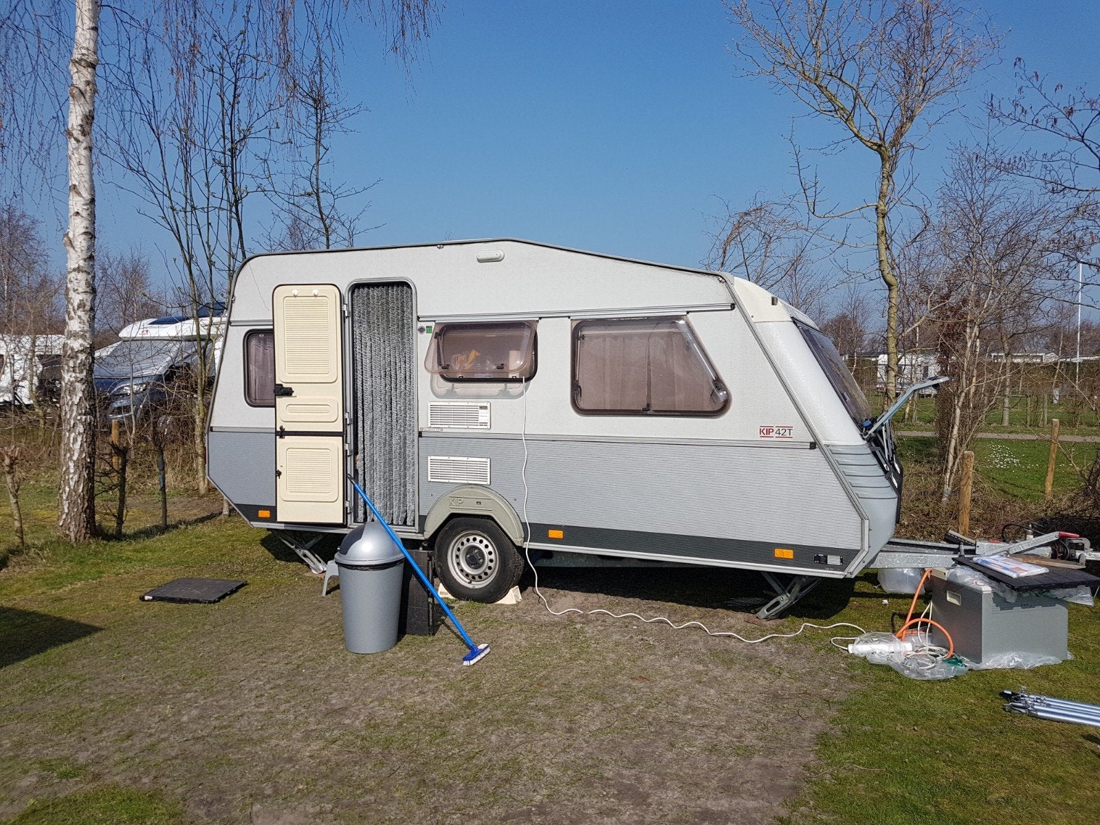 Kip caravan 42 T Greyline 1994 met Isabella Penta voortent, Ringverwarming, Kip, Treinzit, 750 - 1000 kg