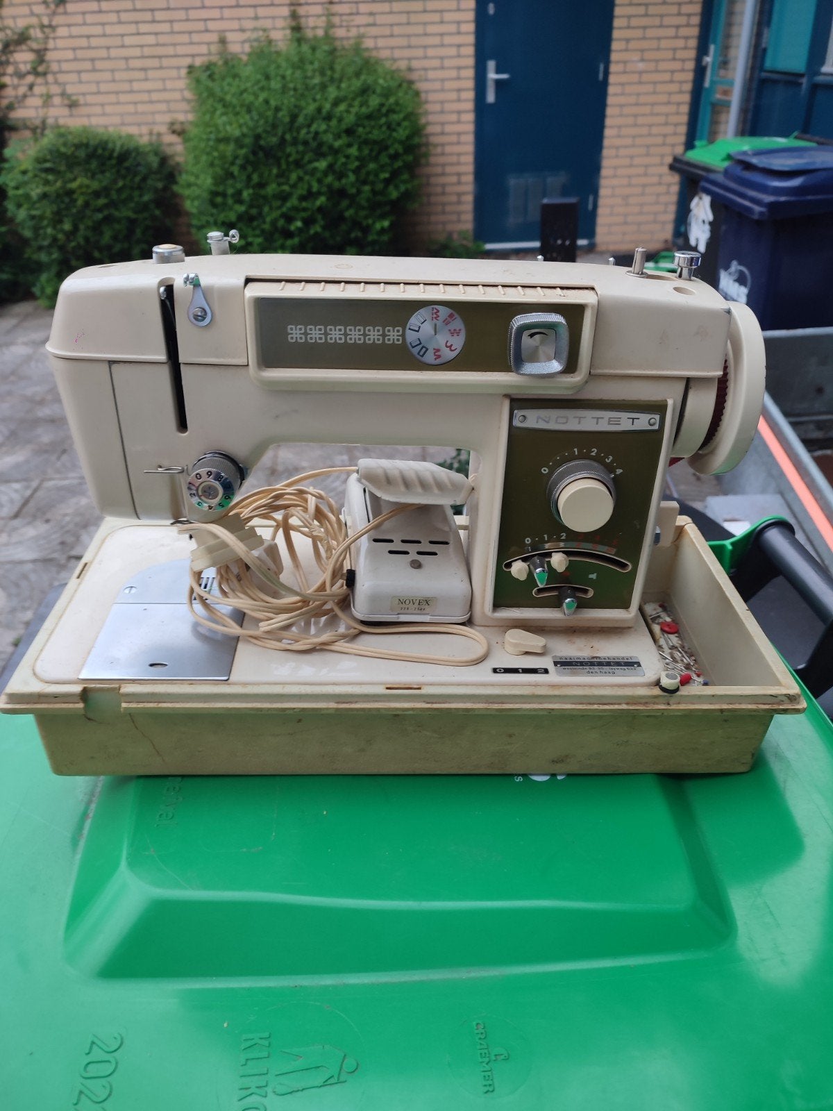Vintage Notett Naaimachine met Koffer - Gebruikt, Ophalen
