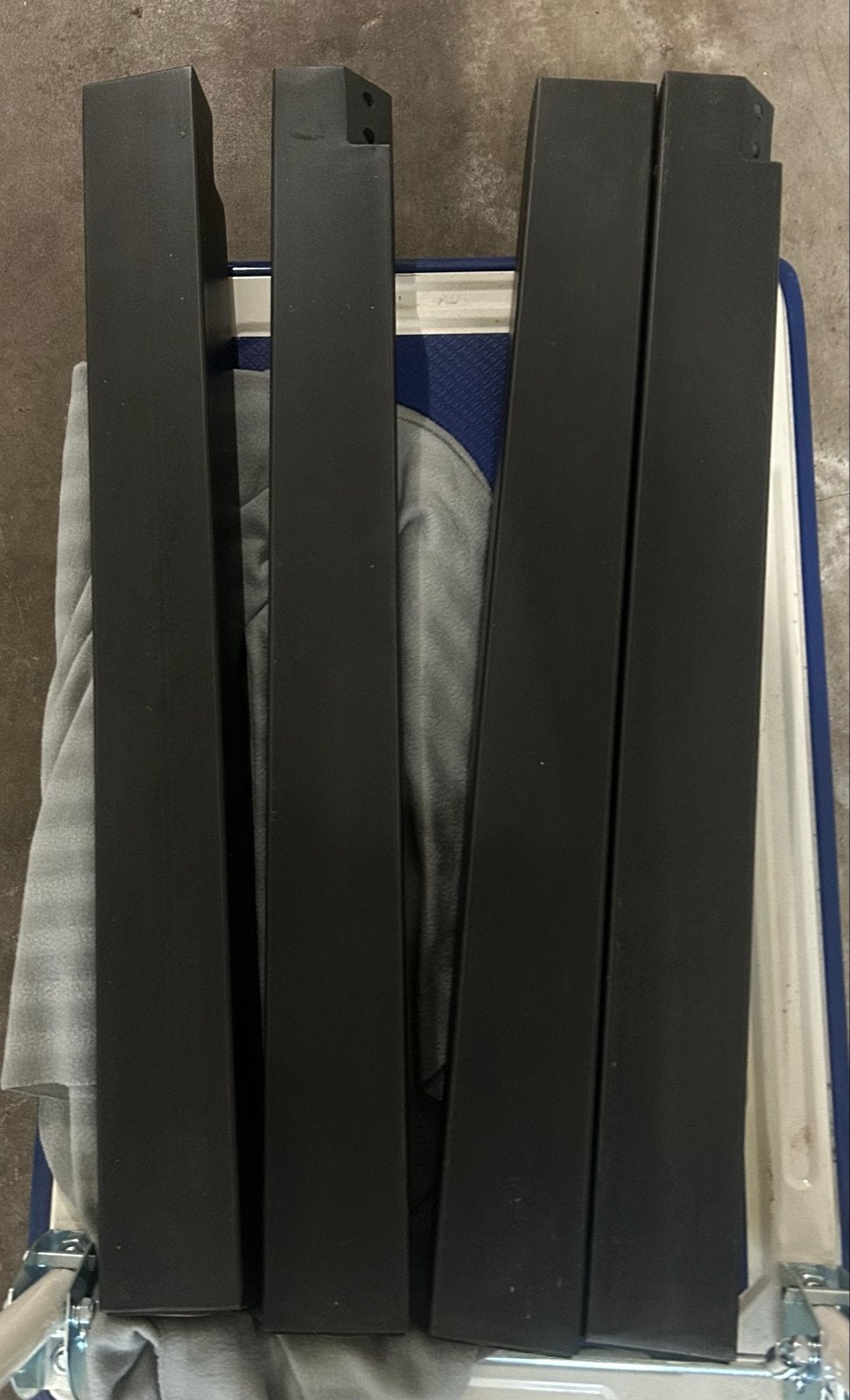 Set van 4 zwarte metalen tafelpoten, Ophalen, Tafelpoot, Gebruikt, 50 tot 100 cm