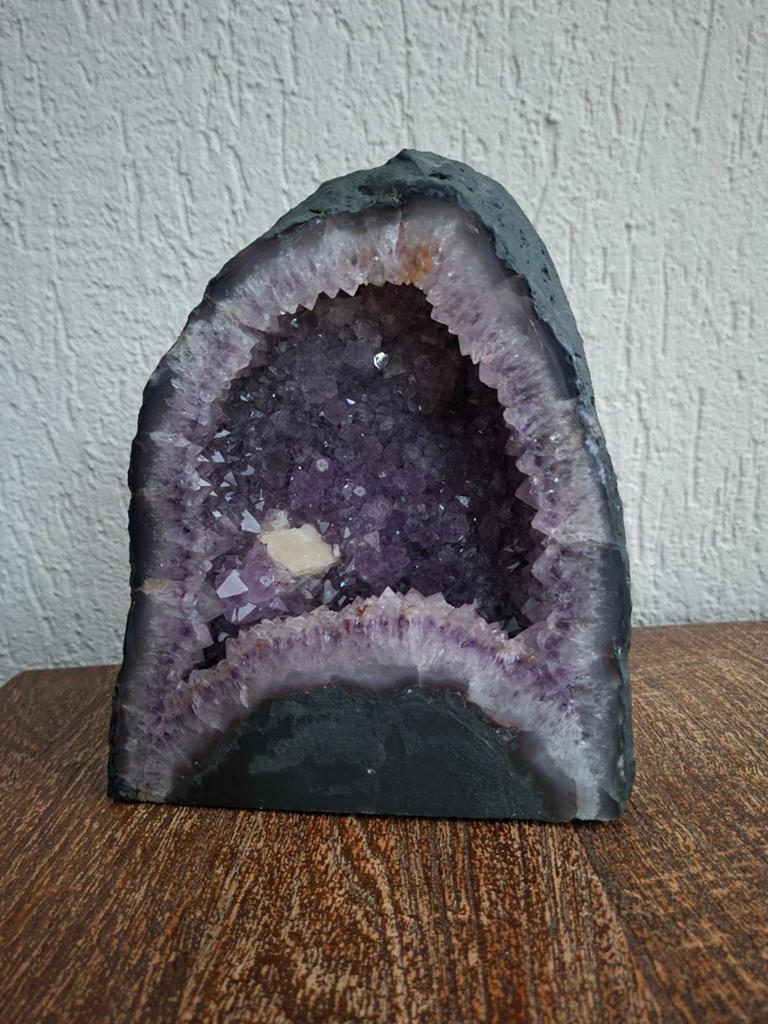 Prachtige amethist kathedraal, Ophalen