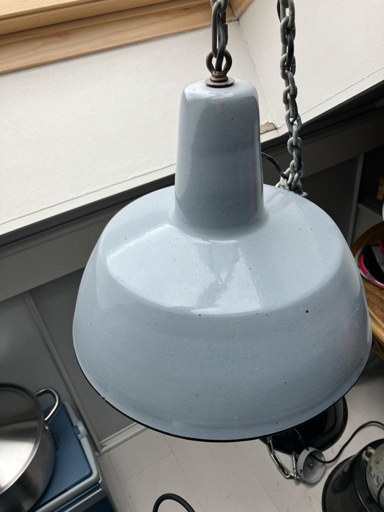 Industriële Philips fabriekslamp met emaille kap, Huis en Inrichting, Lampen | Hanglampen, Ophalen, Zo goed als nieuw