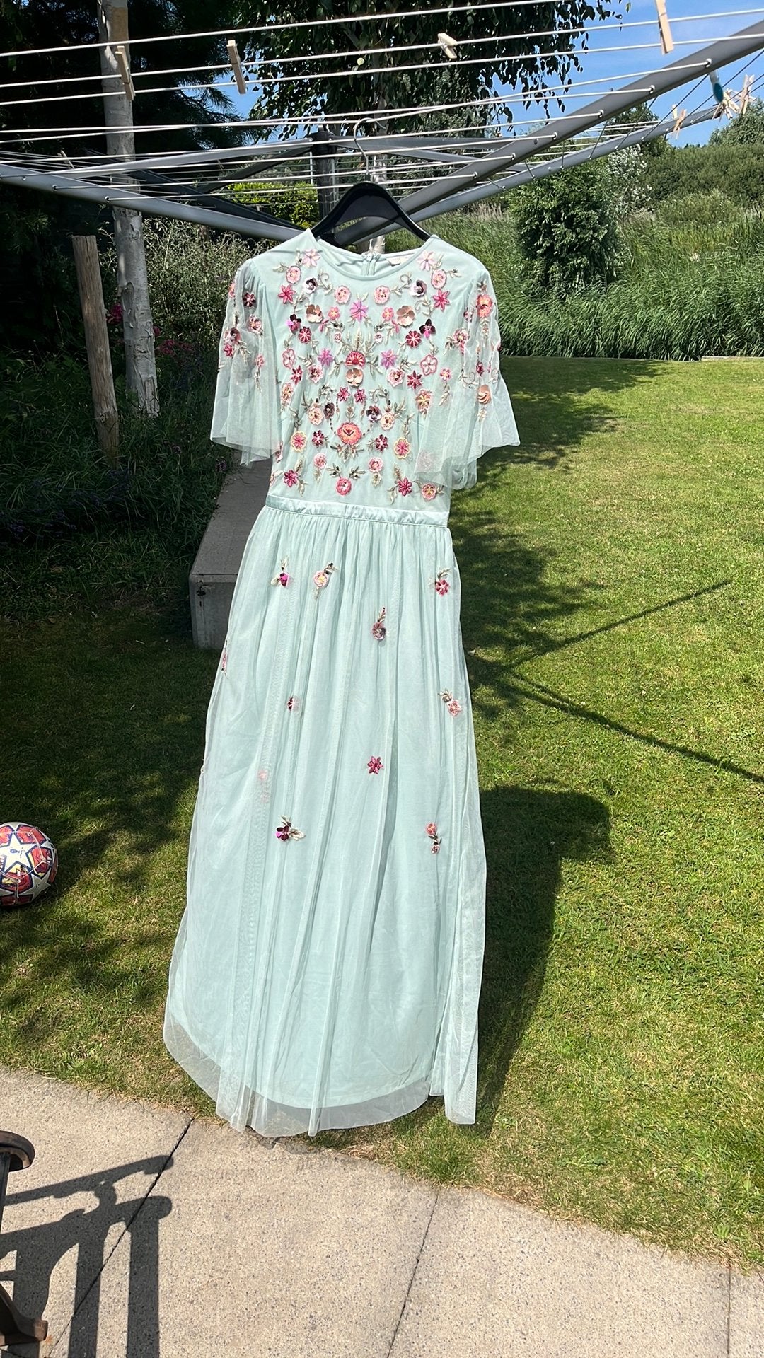 Zomerse lange jurk met bloemetjes maat 40, Kleding | Dames, Gelegenheidskleding, Ophalen of Verzenden, Zo goed als nieuw, Maat 38/40 (M)