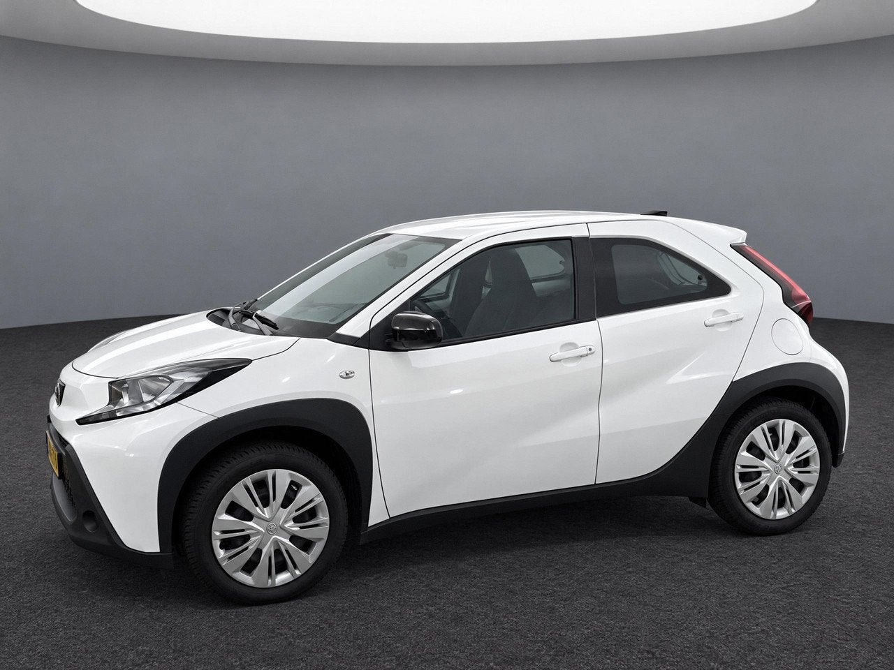 Toyota Aygo X 1.0 VVT-i MT Play Camera | Apple Carplay | Cru, 21 km/l, Gebruikt, Handgeschakeld, 3 cilinders