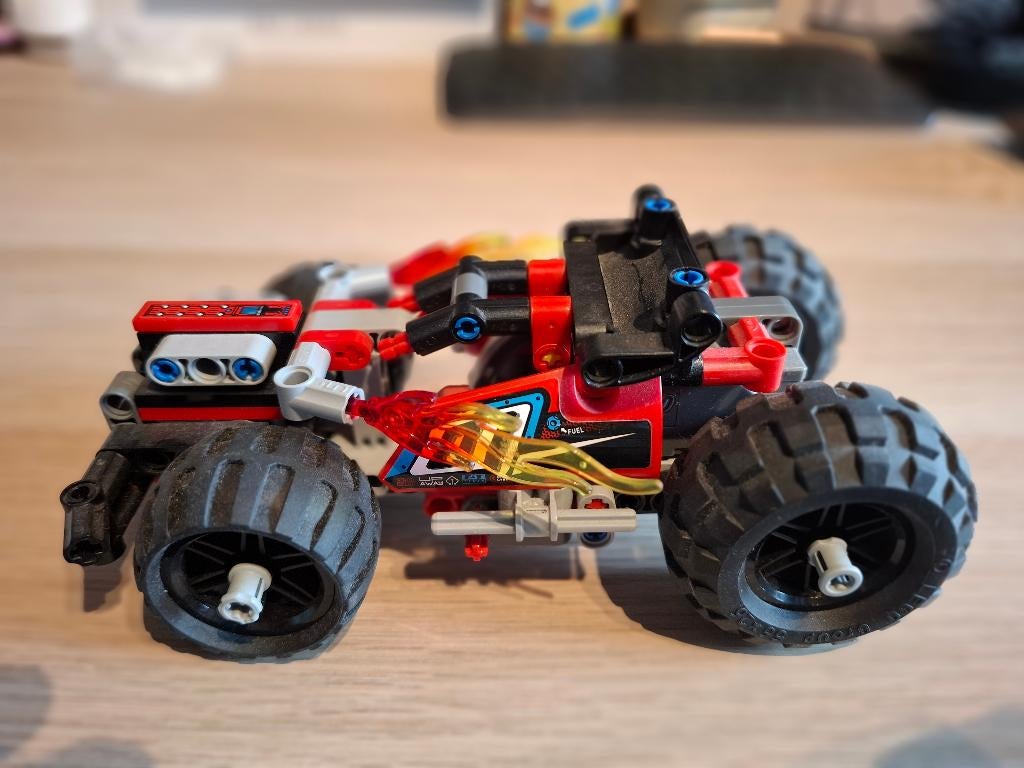 LEGO Technic -- BASH! (42073), Lego, Compleet, Ophalen of Verzenden, Zo goed als nieuw