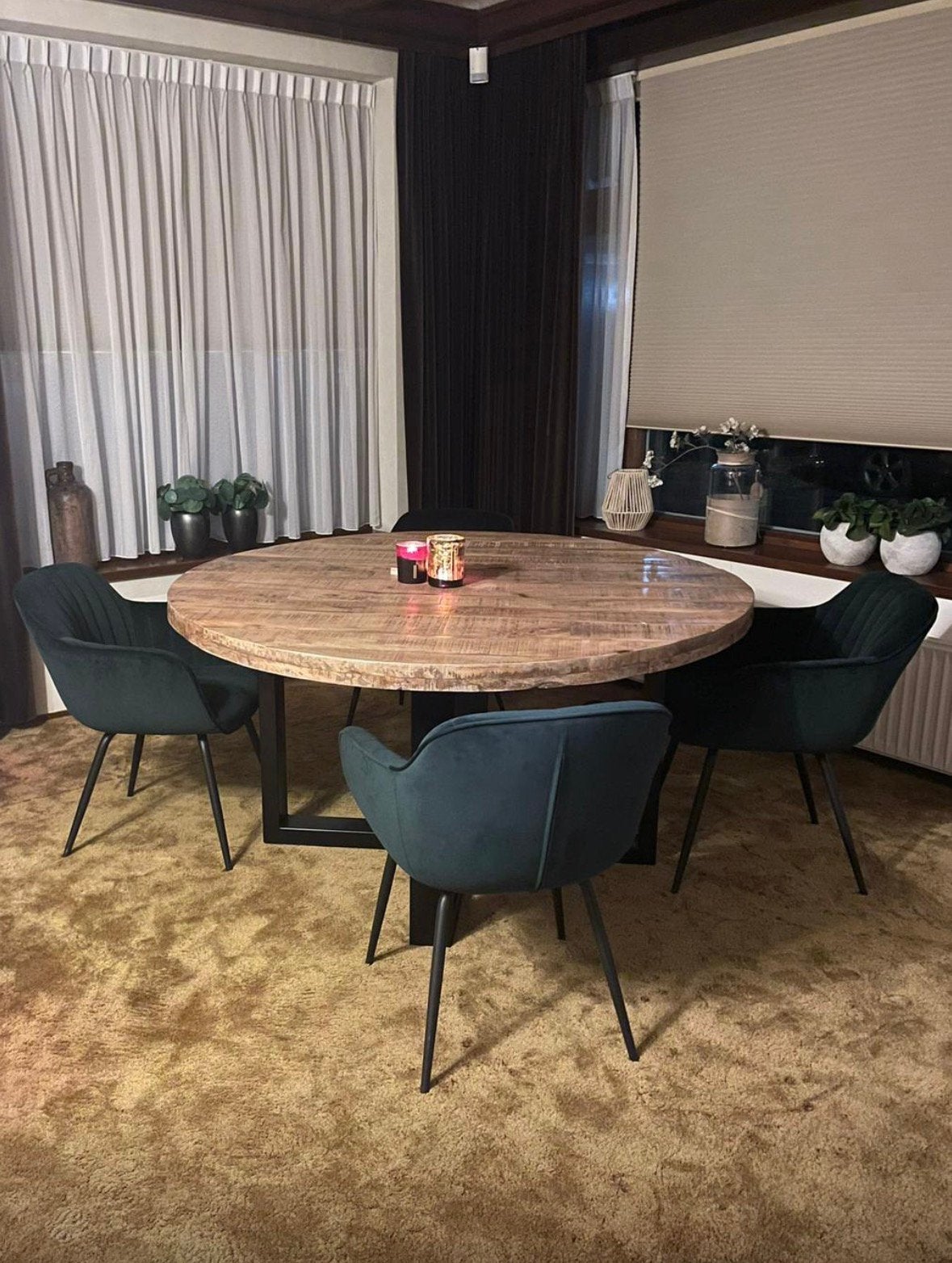 Ronde eettafel mangohout + 4 stoelen