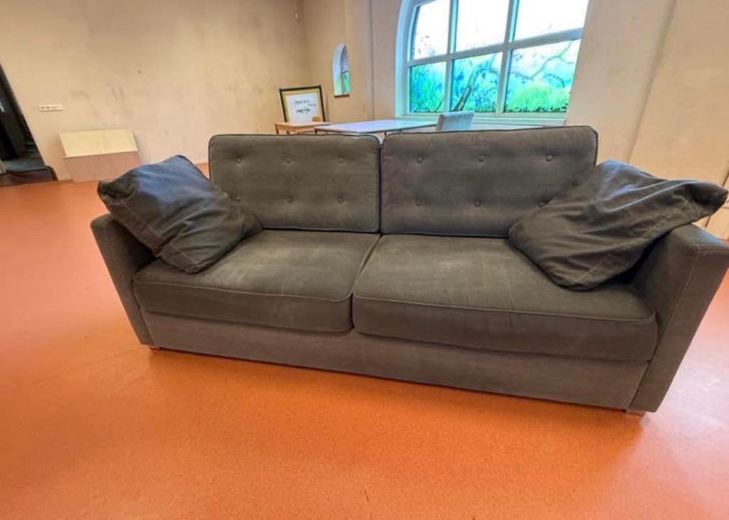 GRATIS!!! Ruime 2 zitsbank., Huis en Inrichting, Ophalen, Gebruikt, 150 tot 200 cm, Tweepersoons