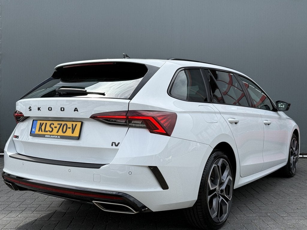 Skoda Octavia Combi BWJ 2023 1.4 TSI iV PHEV 225PK Sportline, Auto's, Skoda, Gebruikt, 4 cilinders, Met garantie (alle), Leder en Stof