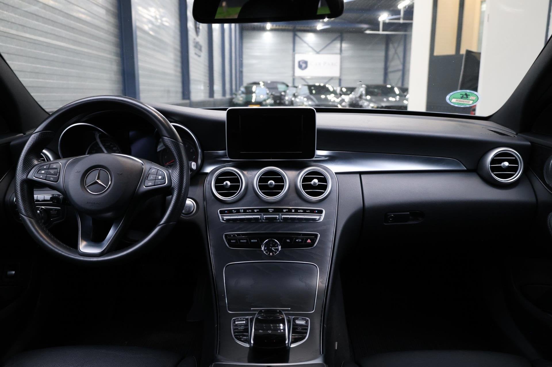 Mercedes-Benz C-klasse Estate 350 e AMG-line LED/LEDER+S.VER, Auto's, Automaat, Achterwielaandrijving, Gebruikt, Euro 6