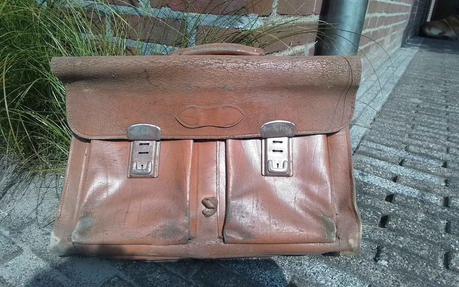 Schooltas, bromfietstas, Bruin, Aktetas of Boekentas, Ophalen of Verzenden, 30 tot 40 cm