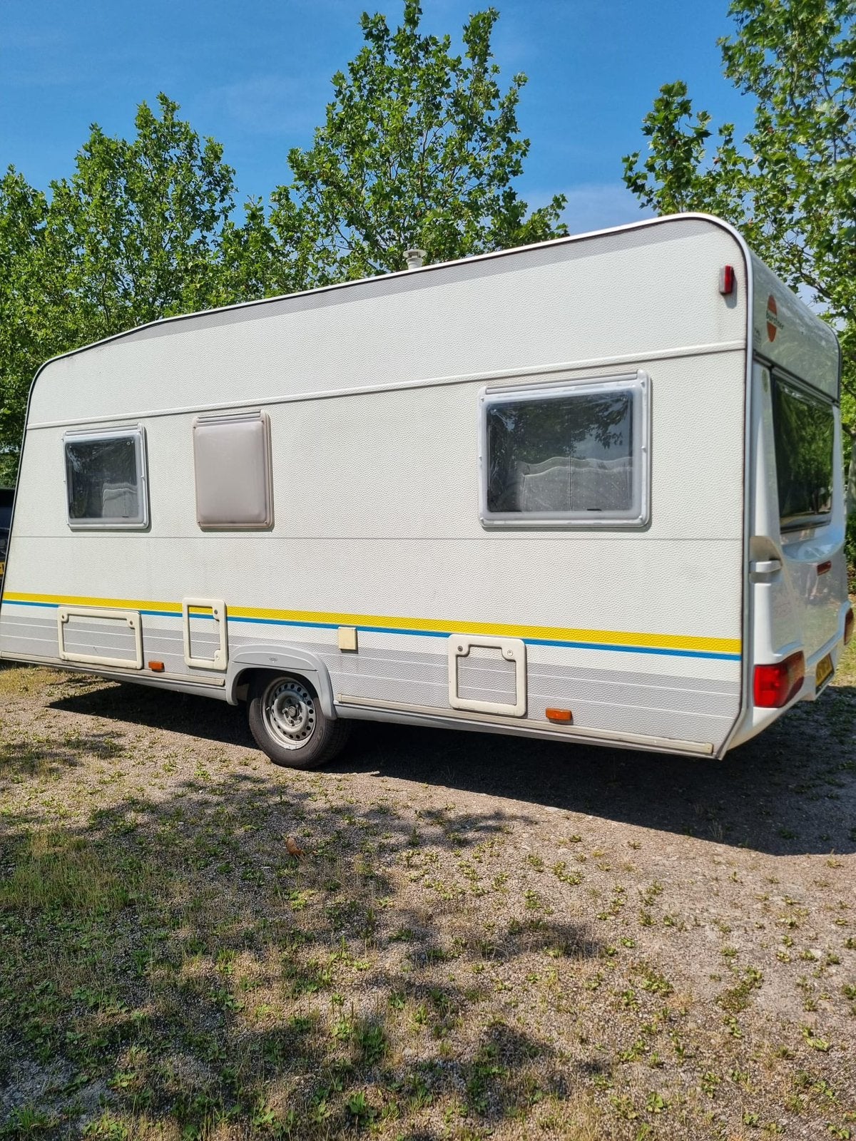 ZEER NETTE BURSTNER 435 TS VENTANA BOVAG 2025 Luifel/Voorten, Caravans en Kamperen, Caravans, Rondzit, Schokbreker, Particulier