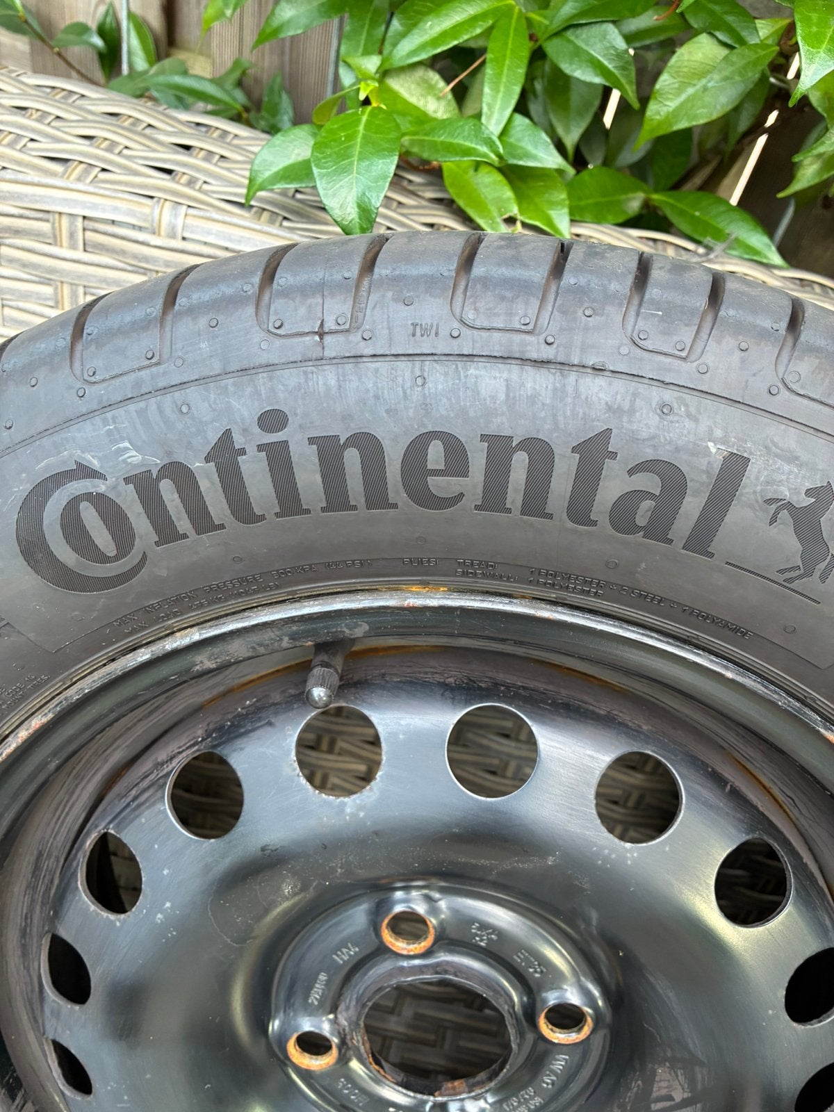 Bijna nieuwe banden 175/65/14 Volkswagen Up, Auto-onderdelen, Banden en Velgen, Ophalen, 14 inch, Gebruikt, 175 mm