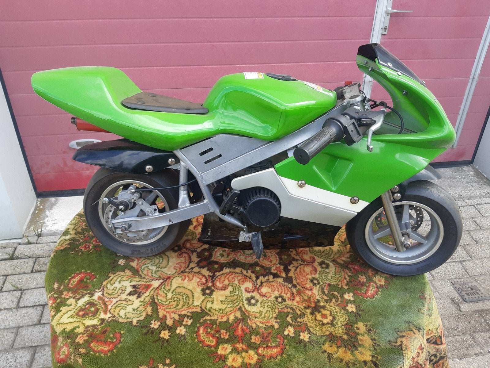 NIEUWSTAAT ZYNDE MINI BIKE EEN PAREL 224.95 EURO, Fietsen en Brommers, Ophalen of Verzenden, Zo goed als nieuw, Overige typen