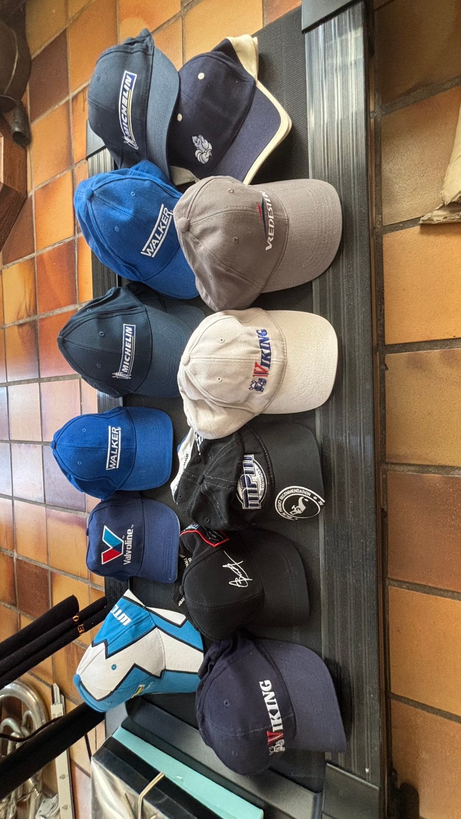 Diverse petten, Ophalen of Verzenden, Zo goed als nieuw, Pet