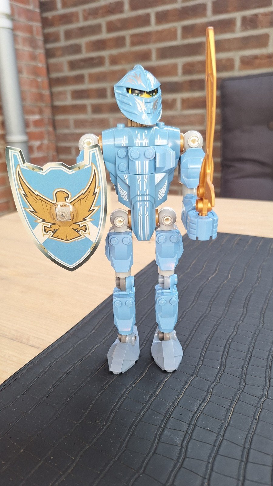 Lego Bionicle ridder met schild en zwaard, Ophalen of Verzenden, Zo goed als nieuw