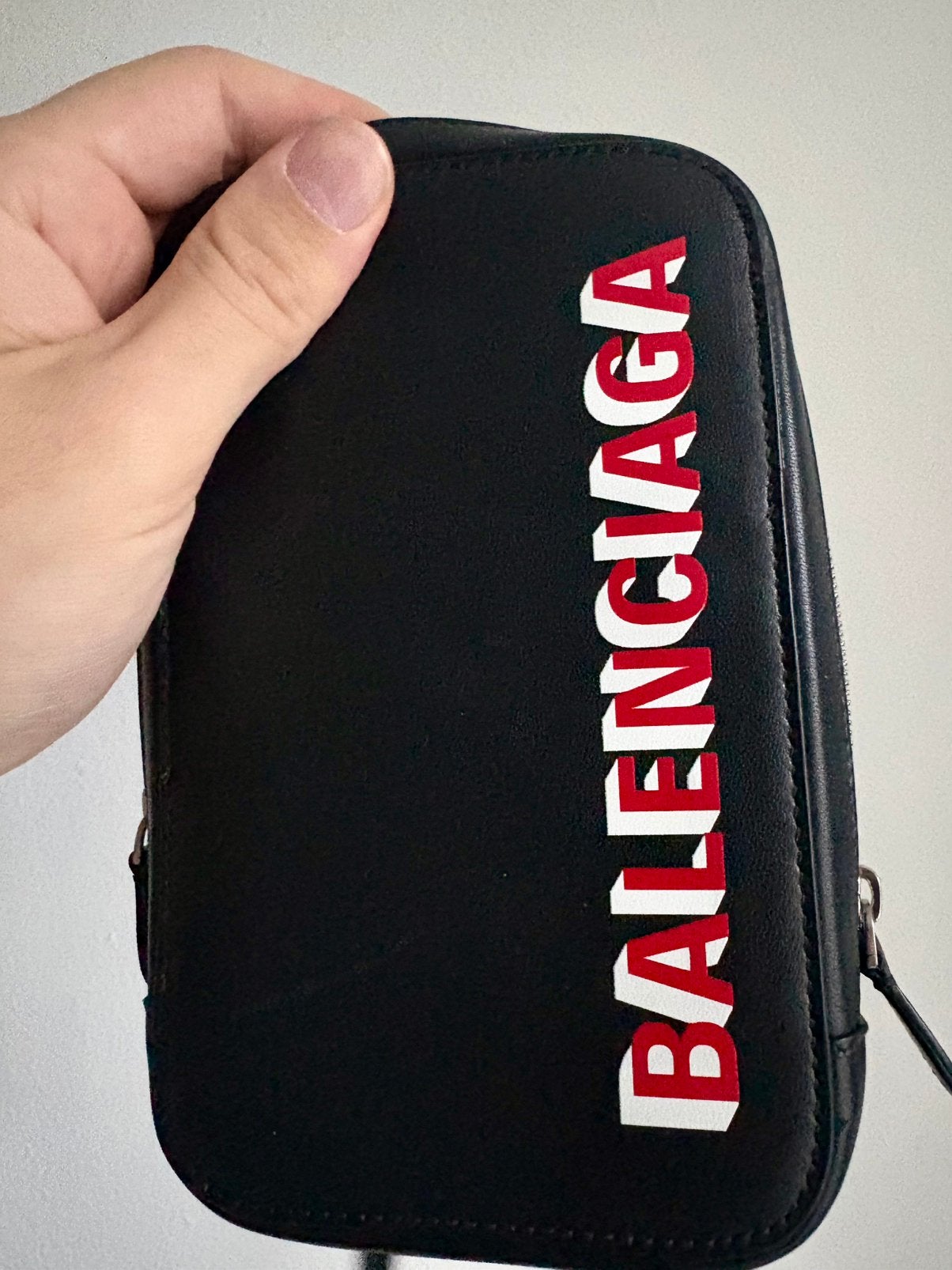 💙ORIGINELE BALENCIAGA CROSSBODY TAS ZWART/ROOD LEER ZGAN💙, Ophalen of Verzenden, Zo goed als nieuw, Zwart, Schoudertasje
