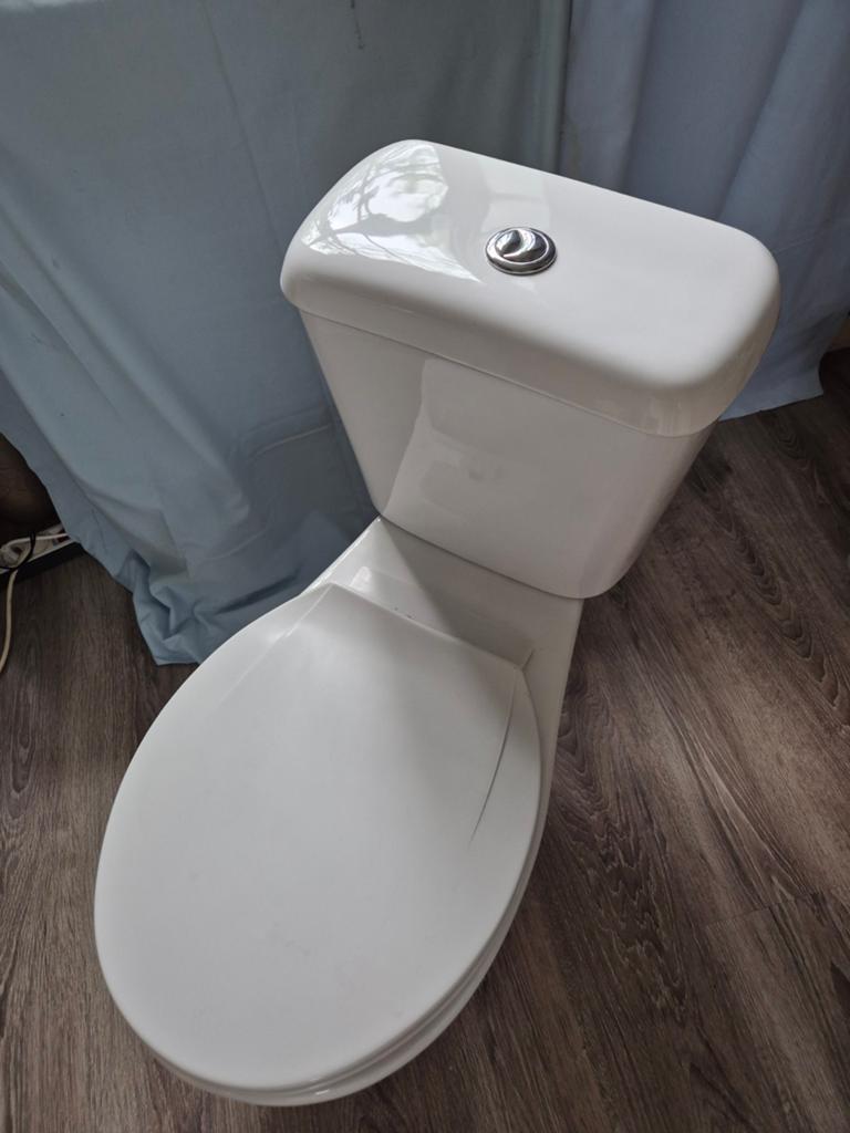 Porseleinen staande wc pot wit, Doe-het-zelf en Verbouw, Sanitair, Ophalen, Nieuw, Toilet