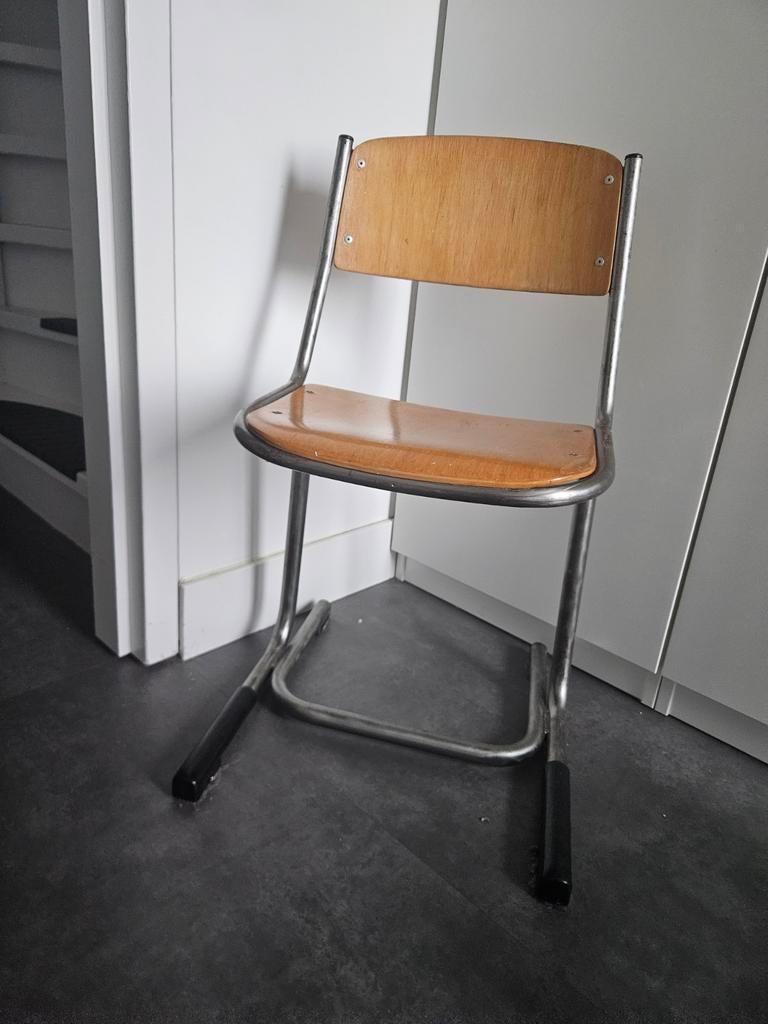 Vintage schoolstoel, Ophalen