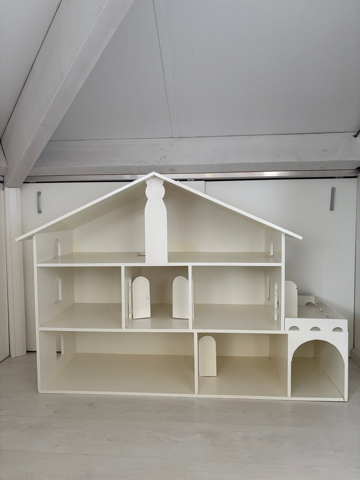 Prachtig houten poppenhuis, Ophalen, Gebruikt, Poppenhuis
