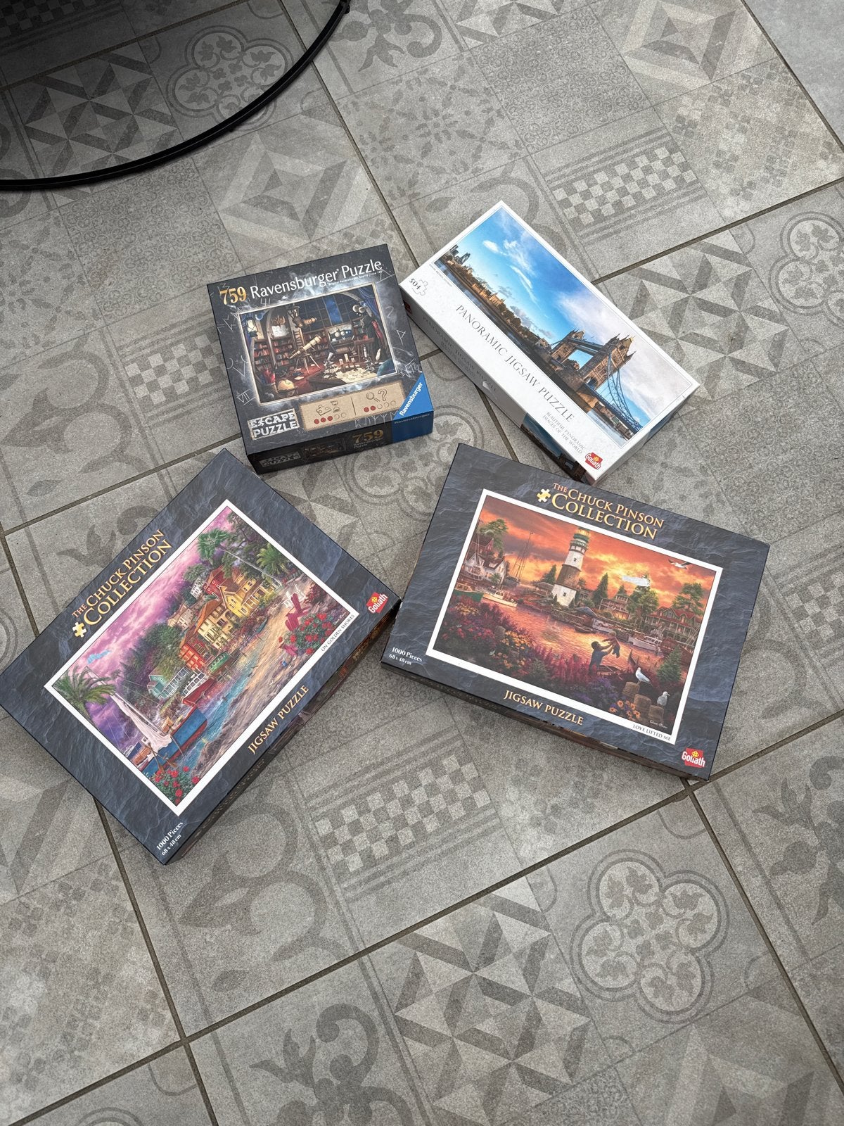 Diverse puzzels: Ravensburger, Panoramic, Chuck Pinson, Ophalen of Verzenden, 500 t/m 1500 stukjes, Gebruikt, Legpuzzel