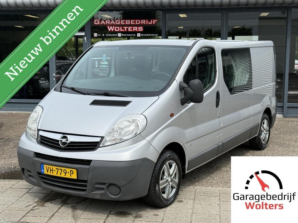 Opel Vivaro bestel 2.0 CDTI L2H1 dubbel cabine airco cruise, Auto's, Bestelauto's, 13 km/l, Euro 5, Stof, Zwart