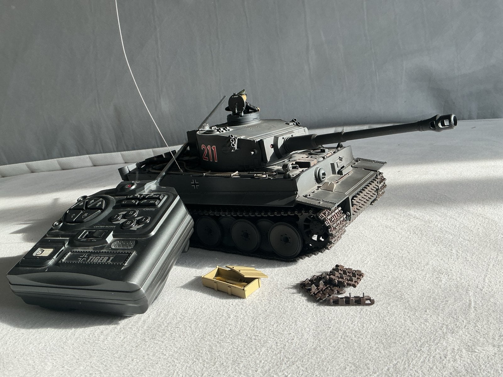 RC Tiger I Tank 1:24 met afstandsbediening, Ophalen of Verzenden, Gebruikt