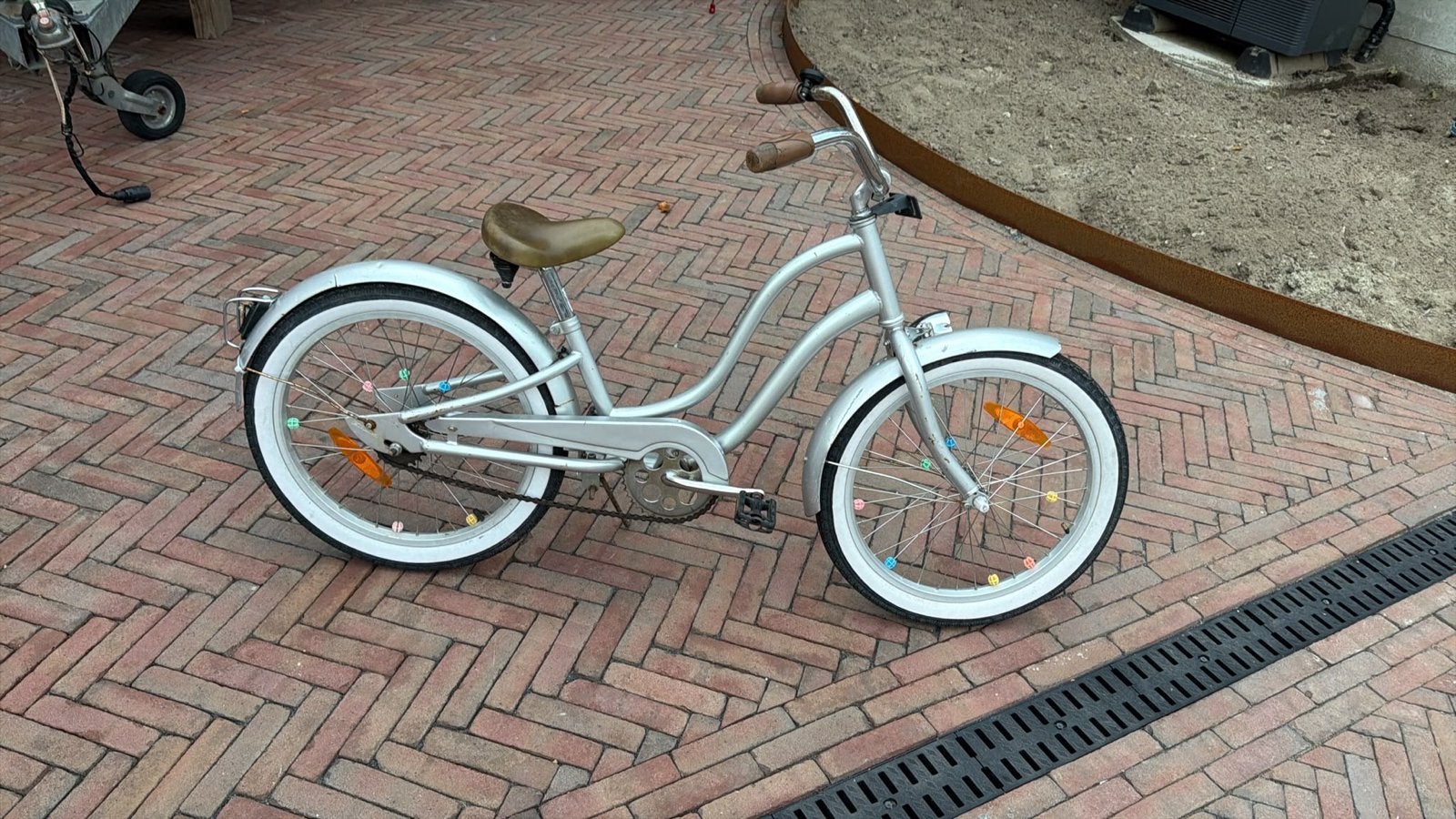 Zilveren fiets 22 inch €10,-, Ophalen, Gebruikt, Terugtraprem, 20 inch of meer