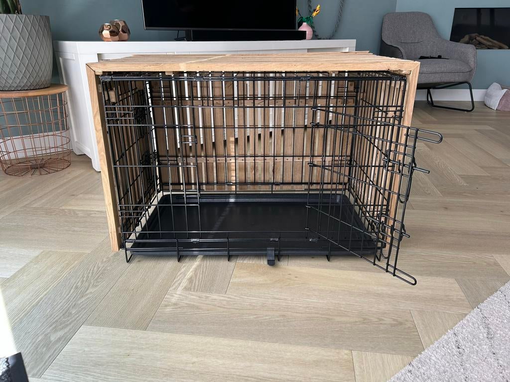 Hondenbench incl mooie houten ombouw., Dieren en Toebehoren, Hondenbenches, Ophalen, Zo goed als nieuw