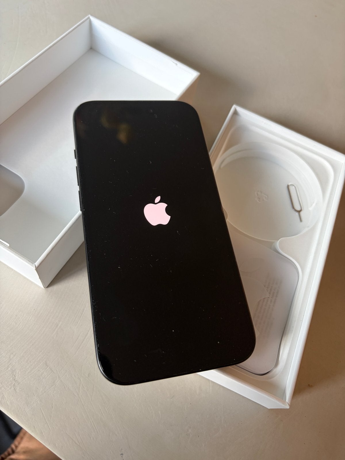 iPhone 15 128GB Zwart, Telecommunicatie, 128 GB, IPhone 15, Zwart, 88 %