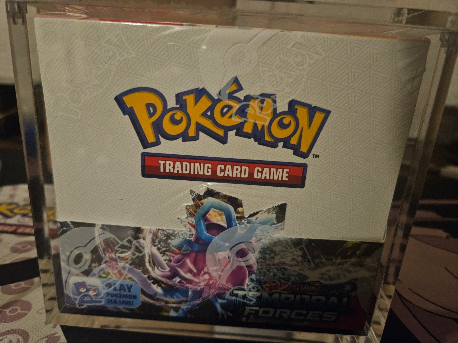 Pokemon Temporal Forces Booster Box Inclusief Acryl Display, Ophalen of Verzenden, Zo goed als nieuw, Boosterbox, Foil