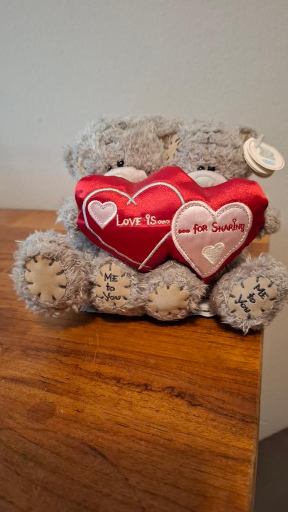 Me to You Tatty Teddy met hartjes 'Love is for Sharing', Overige merken, Overige karakters, Beer, Grijs
