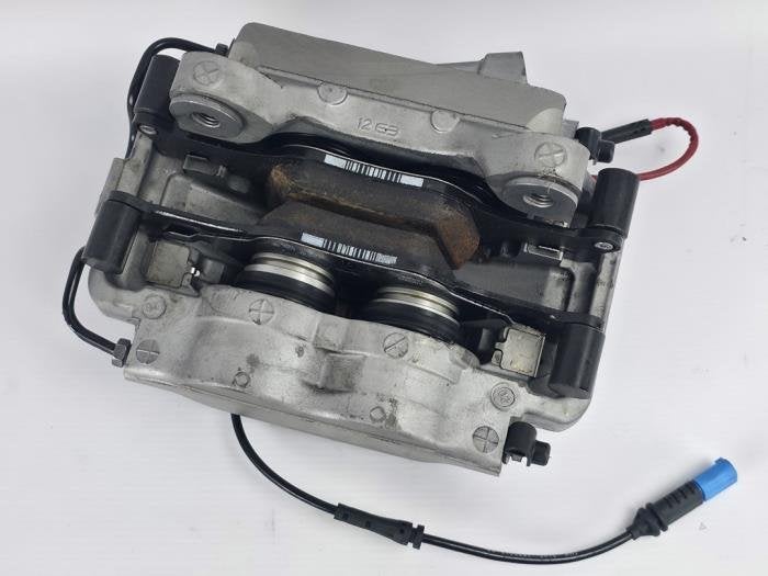 Remklauw (Tang) links-voor van een BMW 3-Serie, Gebruikt, -, -, Ophalen of Verzenden