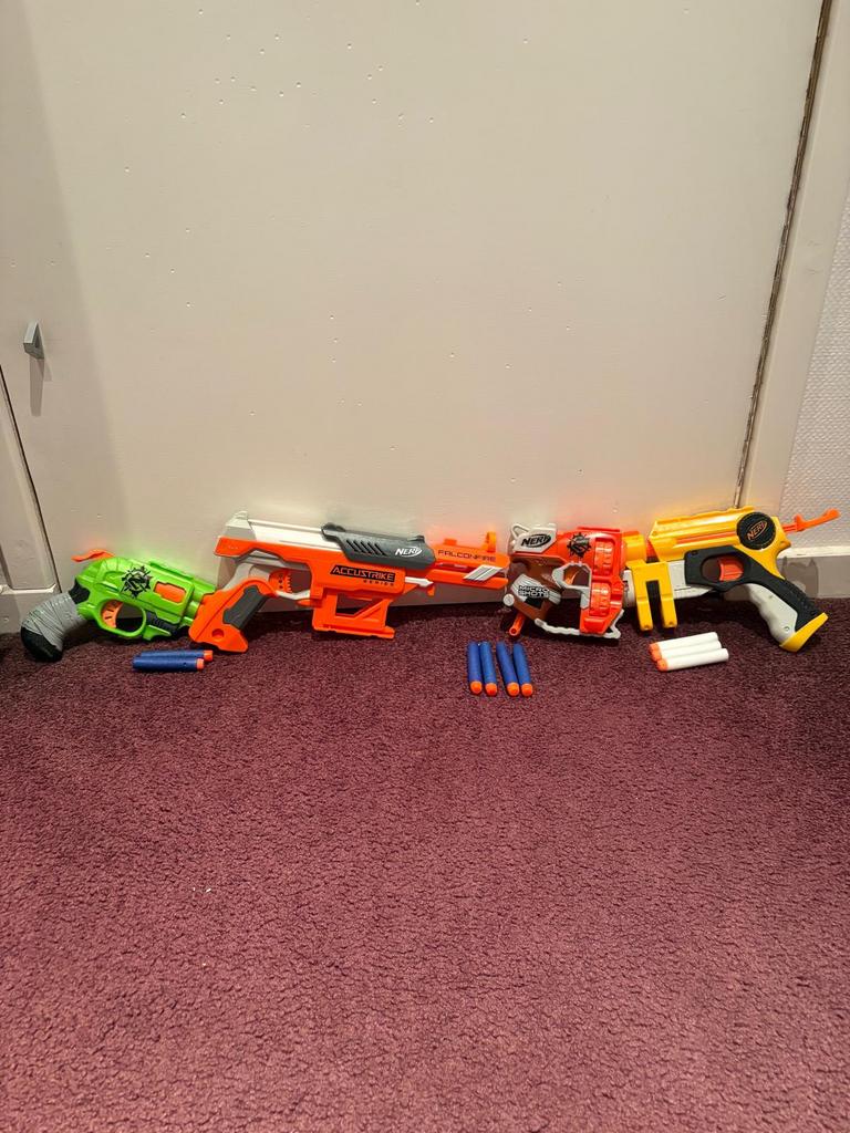 4 Nerf hand blasters, Kinderen en Baby's, Speelgoed | Buiten | Actiespeelgoed, Ophalen of Verzenden, Zo goed als nieuw