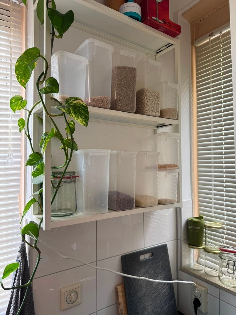2 White floating shelves (Enhet Ikea), Ophalen, Zo goed als nieuw