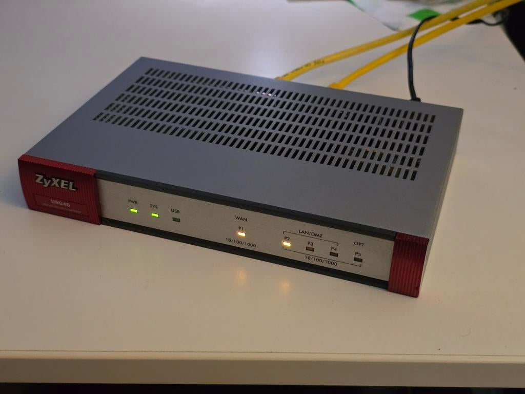 Zyxel USG40 Firewall & VPN Server - Thuis/MKB, Ophalen of Verzenden, Gebruikt, Router, Zyxel