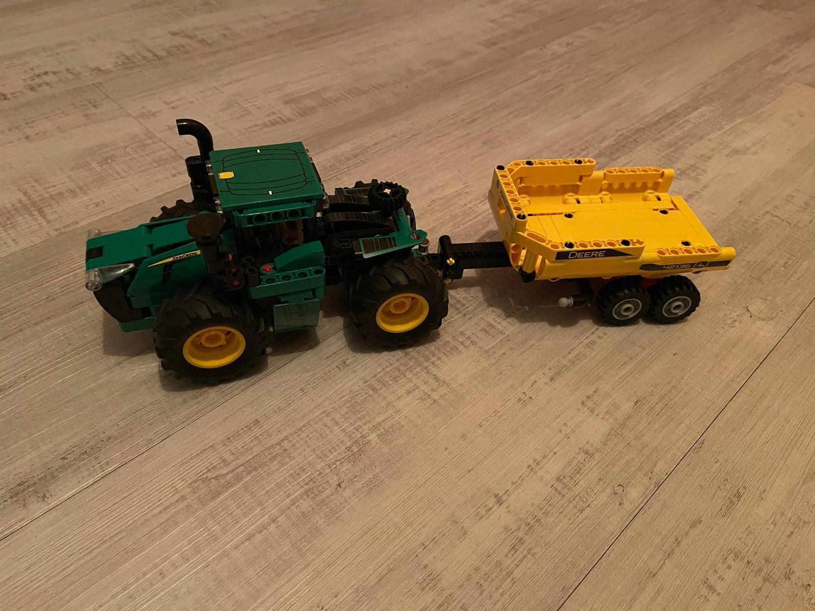 LEGO Technic John Deere 948L-II Skidder met aanhanger, Kinderen en Baby's, Speelgoed | Bouwstenen, Zo goed als nieuw, Overige merken